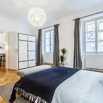 Old Town 2 Bdr Apartment, Free Coffee